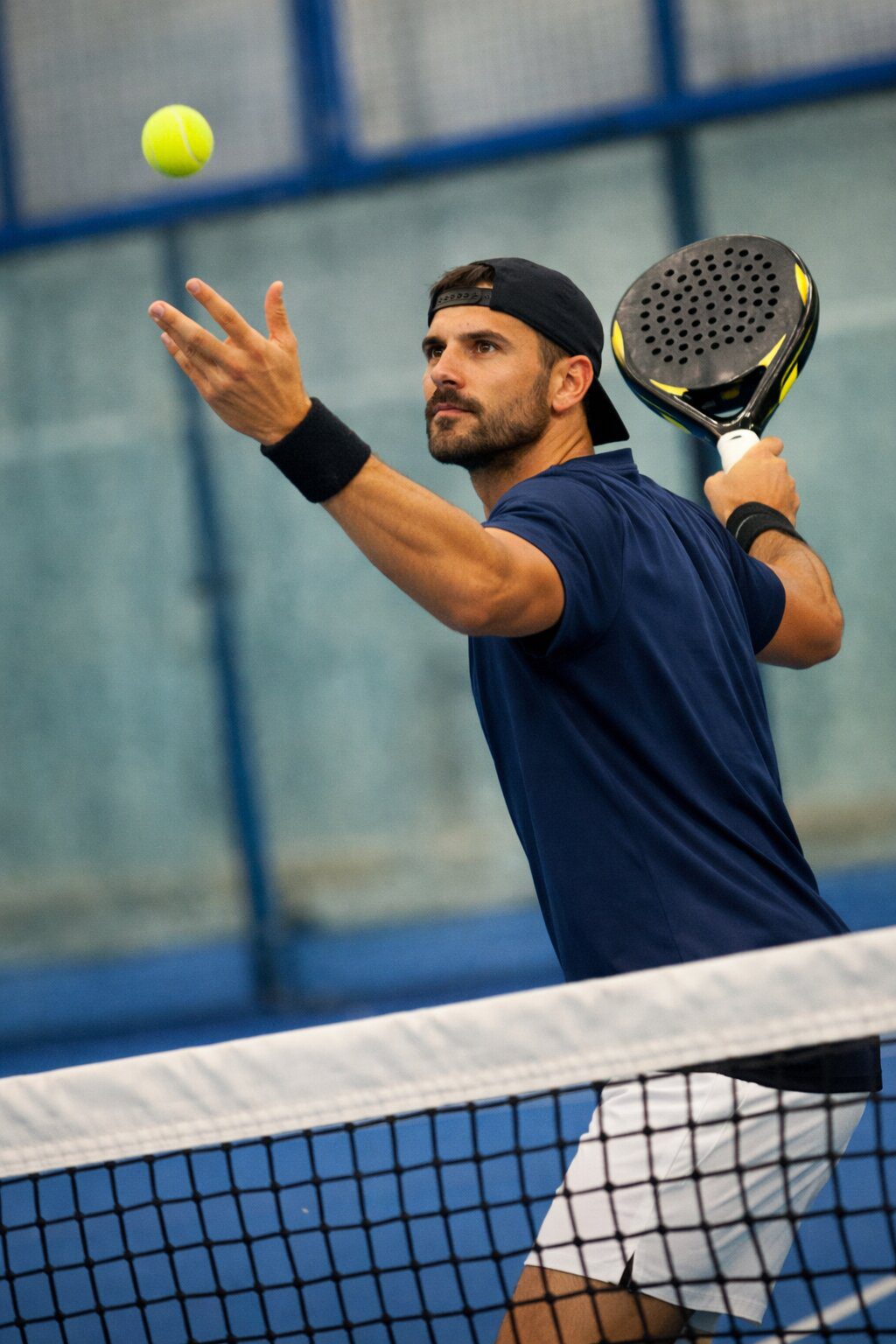 Padel serve